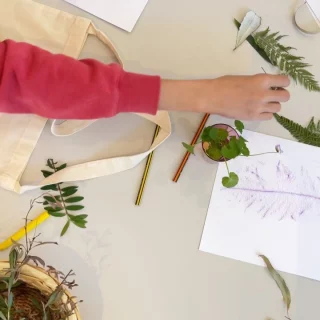 Gain knowledge on plants and Country with @merindahfunnell!  Our 2nd Little Spirits in the Kitchen workshop is tomorrow; we had a blast with tiny artists last week and can’t wait to do it again.  For ages 8 to 12 years this time, kids will utilise real plants, oil pastels and paints, to design their own tote bag.  Parents and carers are required to stay on site. You are welcome to get creative and join in or grab a coffee or tea and relax on our sunny balcony!  Wednesday 8 October from 10.30 am  Limited time left! Book now.  @blacktowncitycouncil @creatensw @merindahfunnell  #BlacktownArts #BlacktownCityCouncil #SchoolHolidays #Workshops #Totebags #Food #Environment  —-
Images: Little Spirits in the Kitchen: School Holidays workshops, 2025, photos courtesy of Blacktown Arts  ID: images showcase young kids participating in School Holidays workshops with artist, Merindah Funnell, painting and decorating tote bags with plants