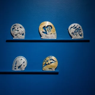 Only a few more days left of the Ghosts in the Kitchen exhibition!  ‘The ghosts you meet here are not lost, they are a reawakening of cultural practice, memory and ancestors.’  - Rebecca Ray, guest curator  Showcasing a reclamation of traditional colonial gothic customs, it transforms the stories of haunting into acts of strength and survival, with a display of works by artists.  Artists: 
James Ahmat Snr 
Simone Arnol 
Dylan Bolger 
Elisa Jane Carmichael 
Nicholas Currie 
Penny Evans 
Jacqueline Jacky 
Kerry Klimm 
Steven Russell 
Bernard Lee Singleton 
Kristine Stewart 
Bankstown Koori Elders Group 
Merindah Funnell 
Emma Hicks  Your last chance to visit and experience ‘Ghosts in the Kitchen, is this Saturday 13 December. 
Free entry  @blacktowncitycouncil @creatensw @brekkyyy @nicholascurrie @penny___evans @simone_arnol @dmb_mk2 @jacquelinerosejacky @spillthetea.onthecolony @stevenrussellblack
@bernardleesingleton @koorieldersgroupbankstown @merindahfunnell  #BlacktownArts #BlacktownCityCouncil #GhostsintheKitchen #Exhibition #Free  --- 
Images: 'Ghosts in the Kitchen', 2025, photos by Garry Trinh 
ID: Images showcase various forms of artworks by First Nations peoples in Australia, including shell carvings, weaving nets, a hand painted curry wall and tapestry, as well as photographs and ceramics