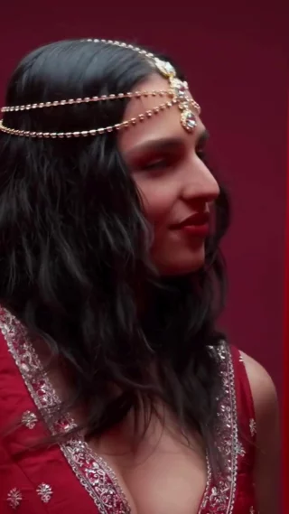 We’re so excited to have Avneesha grace the Summer Music Stage this Valentine’s Day at Elara! 🎤✨  Avneesha is a western Sydney pop-RnB artist blending sultry vocals with fresh, genre-defying sounds, from catchy originals to bilingual tracks that mix English and Hindi influences. Her music has been turning heads online and on stage, and her live energy is next level.  Join us in celebration of love with this all female line-up! it’s the perfect soundtrack for all your Valentine’s Day feels ☀️🎶  Saturday 14 February 
5 pm to 9 pm 
Free entry 
Lake Melonba, Entry via Ribbonwood Crescent  @blacktowncitycouncil @creatensw @avneeshaaa  #BlacktownArts #BlacktownCityCouncil #ValentinesDay #ElaraEvent #SummerMusicStage #LiveMusic #Avneesha  --- 
Video: 
Directed/Edited: Directed by J
Written: Avneesha
Produced by: Hugh Lake